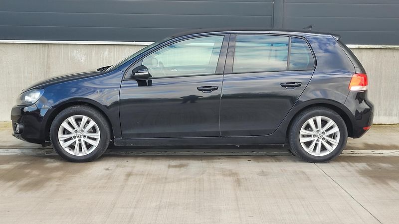 Volkswagen Golf 1,6 TDI 77KW  - fotka 5 z 23