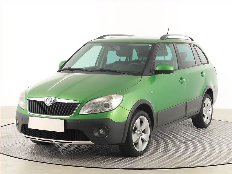 Škoda Fabia (2012) Scout 1.2 TSI, Tempomat - fotka 2 z 16