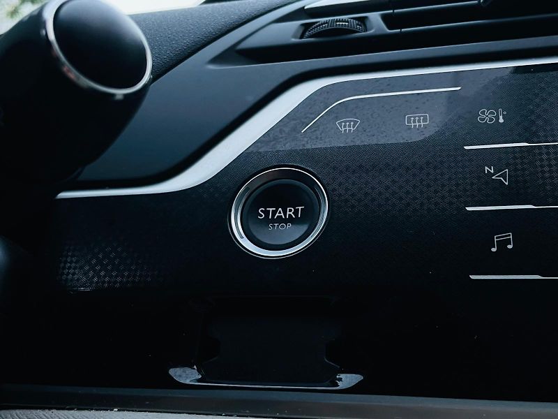 Citroën Grand C4 Picasso 2.0HDi MANUÁL 7MÍST SENZORY - fotka 42 z 46