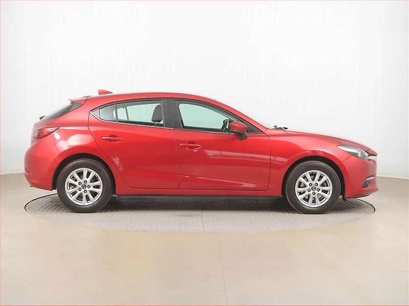 Mazda 3 (2017) 2.0 Skyactiv-G, Tempomat - fotka 6 z 17