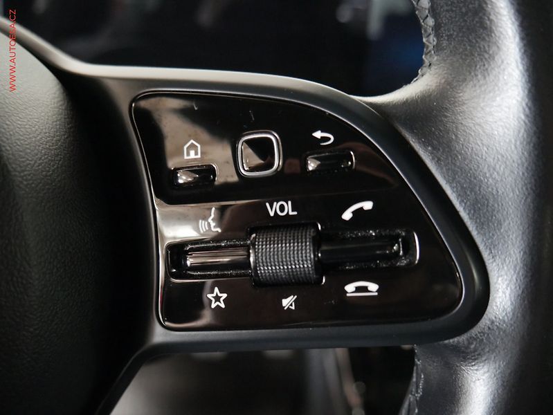 Mercedes-Benz Třídy A (2020) 1.3i, ČR, AC, LED, výhřev - fotka 22 z 25