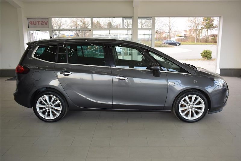 Opel Zafira 2,0 CTDi,7-míst,Nav,Innovation - fotka 4 z 27