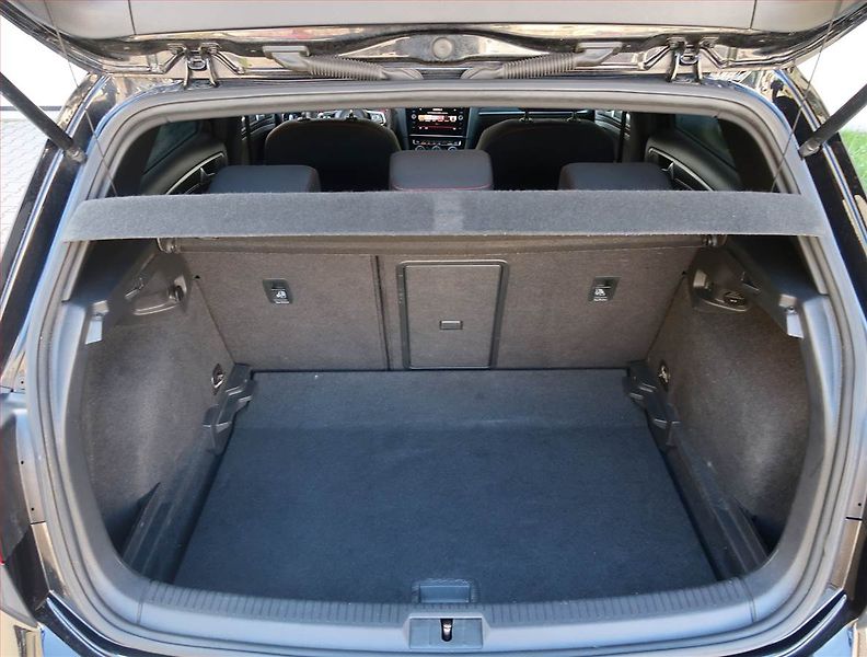 Toyota Yaris (2004) 1.0 VVT-i, po STK, Klima - fotka 10 z 10