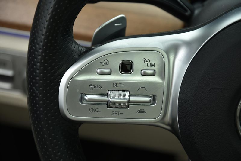 Mercedes-Benz GLS 580 4MATIC AMG 7-MÍST DPH ČR - fotka 17 z 41