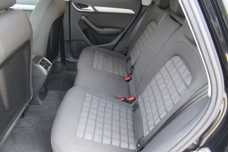 Audi Q3 2.0 TDi QUATTRO AUT. KLIMA  - fotka 16 z 23