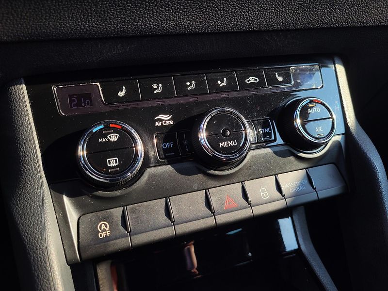 Škoda Karoq 2.0 TDi DSG 4x4 SPORTLINE - fotka 14 z 47