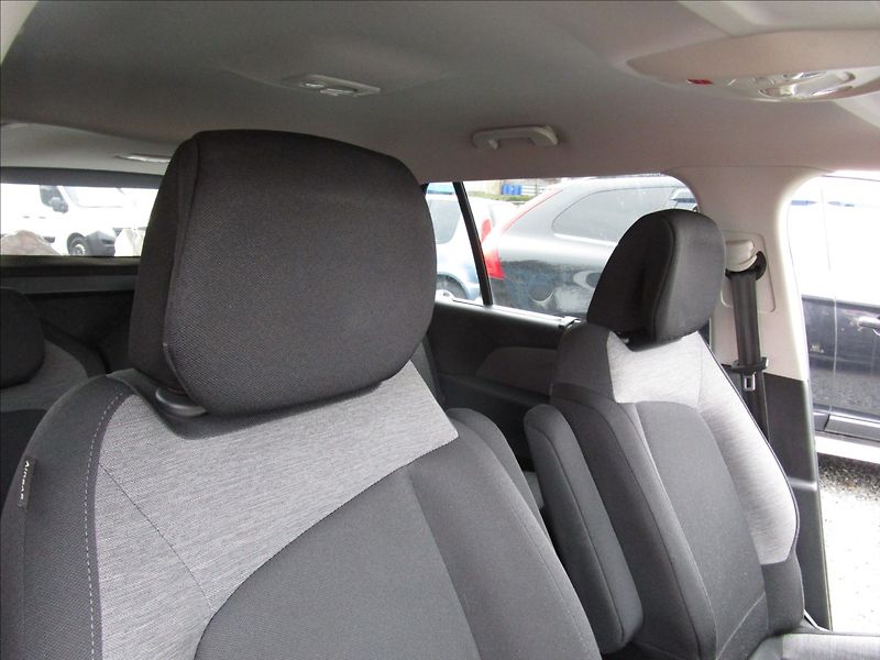Citroën Grand C4 Picasso 2.0HDi aut. Klima, 7 míst - fotka 18 z 50