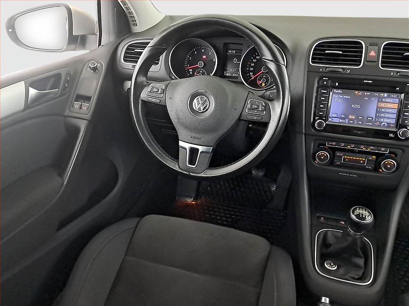 Volkswagen Golf (2011) Highline 1.2 TSI, Serv.kniha - fotka 7 z 17