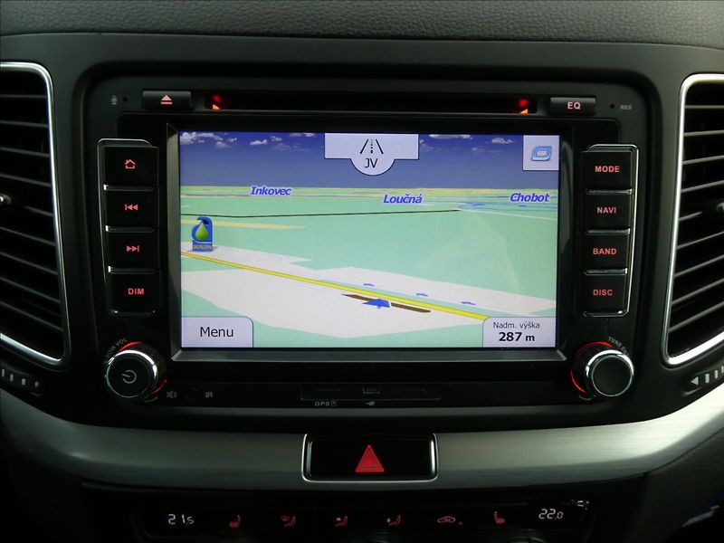 Volkswagen Sharan 2,0 TDi 103kW Cup,2xkola,panor - fotka 32 z 67