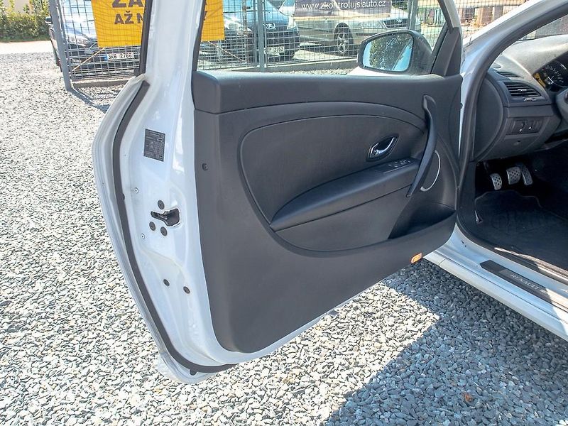 Renault Mégane (2012) 2.0T 195KW RS TROPHY - fotka 10 z 52
