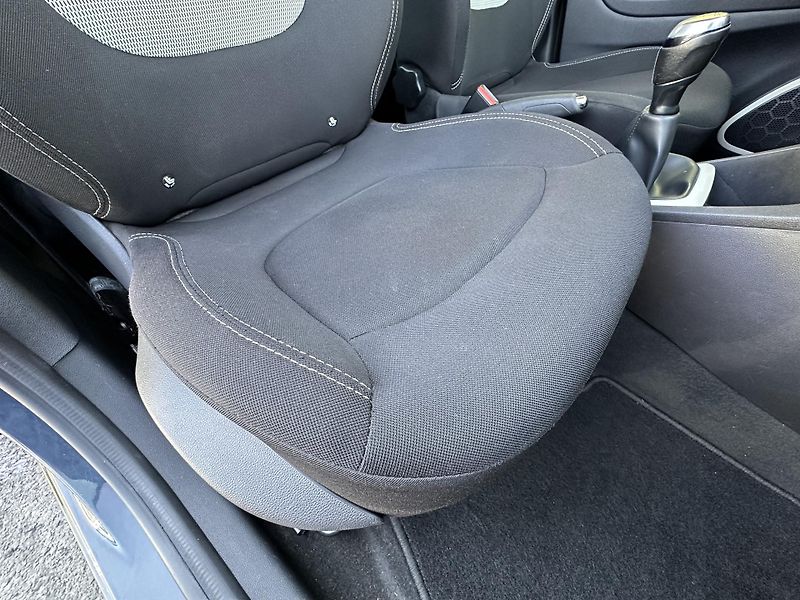 Renault Captur (2017) 0.9/66kW * KLIMA* 1.Maj.  - fotka 17 z 36