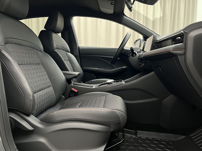 MG MG3 EXCLUSIVE HYBRID+ AUT CZ 1.maj - fotka 17 z 42