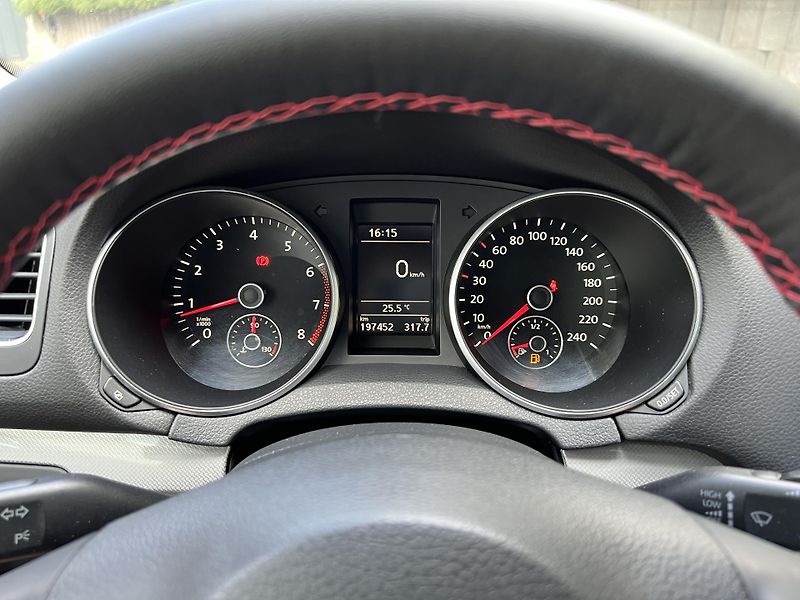 Volkswagen Golf 1.2 TSi 77 kW PO ROZVODECH - fotka 14 z 15