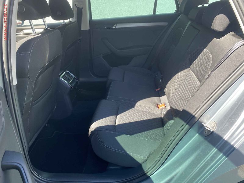 Škoda Superb (2017) 2.0 TDi, Style, DSG, bixen - fotka 10 z 20