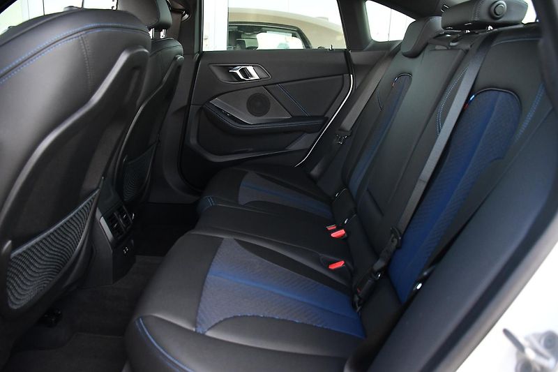 BMW Řada 2 218d M-SPORT 1M ČR - fotka 19 z 40