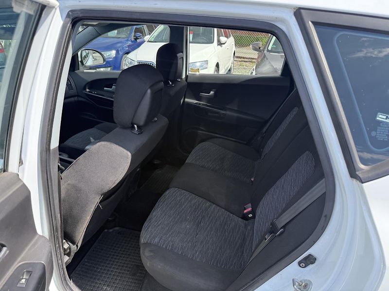 Kia Ceed 1.6 CRDi KOMBI - fotka 9 z 13