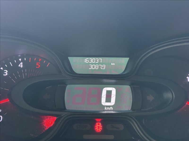 Renault Trafic 1,6   89kW,SERVISKA,2.MAJITEL - fotka 12 z 26
