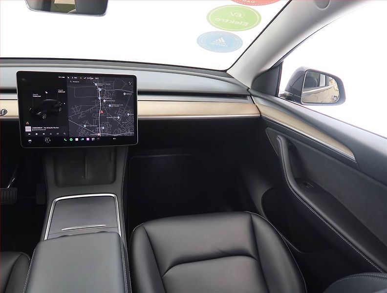 Tesla Model Y (2022) Long Range AWD 79kWh, SoH 91% - fotka 8 z 33