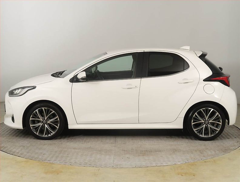 Toyota Yaris (2022) Executive 1.5 VVT-i Hybrid - fotka 3 z 21