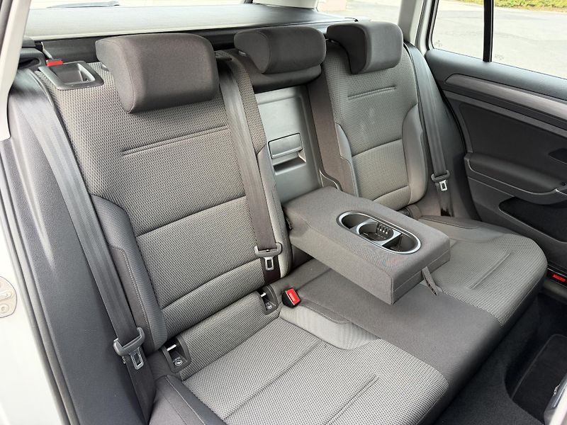 Volkswagen Golf Combi VII 1,6 TDi/85kW - fotka 46 z 66