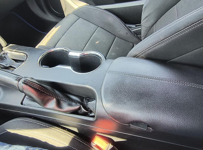 Ford Mustang (2016) 3.7 V6 225KW/AUTOMAT - fotka 39 z 46