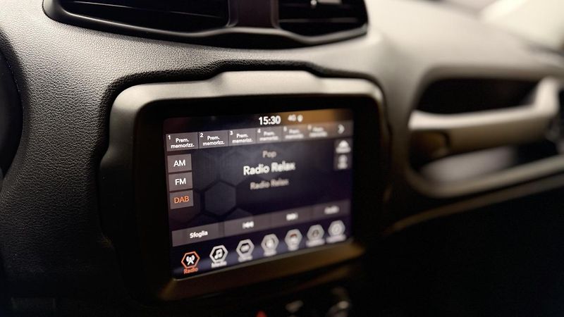 Jeep Renegade (2020) 1.3 T4 PHEV,4x4,50km dojezd - fotka 53 z 59