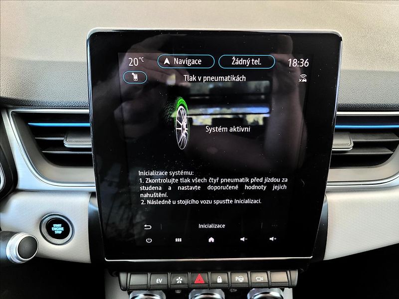 Renault Captur 1,6 E-Tech PHEV Intense - fotka 33 z 49