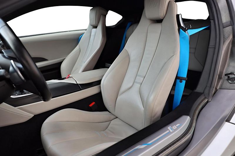 BMW i8 - fotka 10 z 15