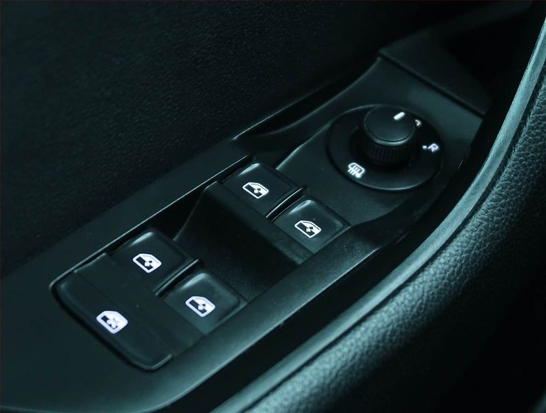 Škoda Superb (2019) 2.0 TDI, Park. senzory - fotka 15 z 16