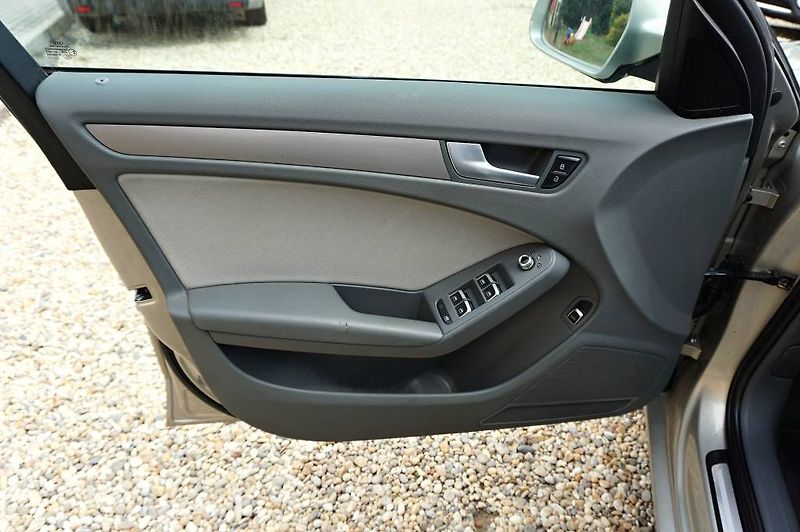 Audi A4 (2012) 2,0 TDI 105 kW - fotka 20 z 32