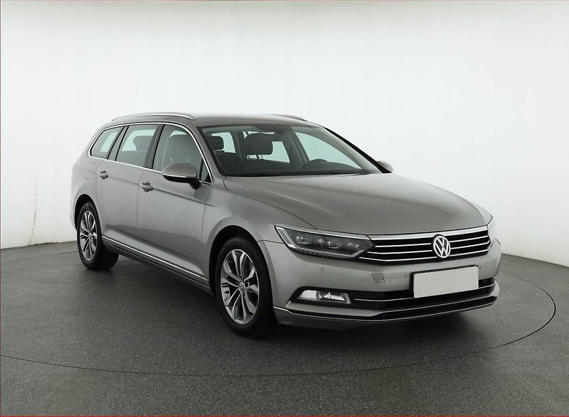 Volkswagen Passat (2015) 2.0 TDI, Automat, Navi - fotografie inzerátu