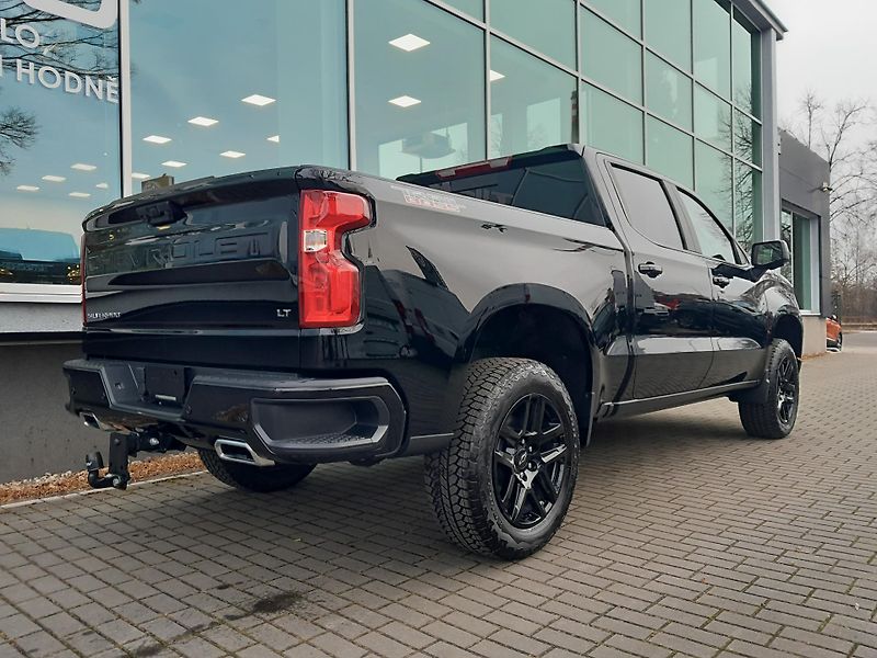 Chevrolet Silverado (2026) 6,2 V8 Trail Boss Z71 - fotka 3 z 45