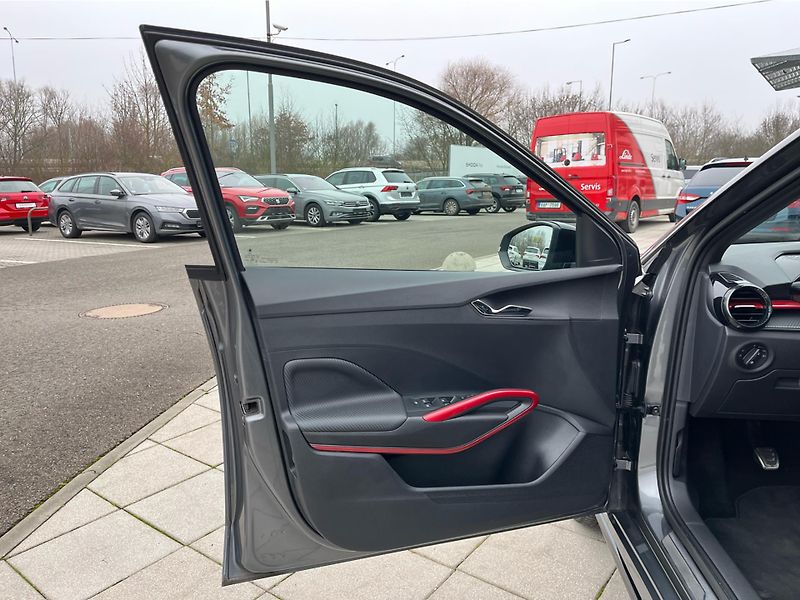 Škoda Fabia 1,0TSI 85kW MONTE CARLO - fotka 22 z 27