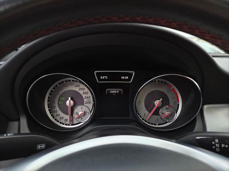 Mercedes-Benz CLA 1,8 100 KW 200 CDi automat - fotka 21 z 26