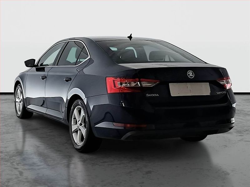 Škoda Superb (2016) Ambition 2.0 TDI, Navi - fotka 4 z 16