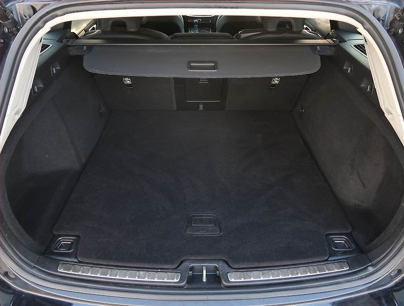 Volvo V60 (2018) D3 2.0, Automat, Serv.kniha - fotka 14 z 24