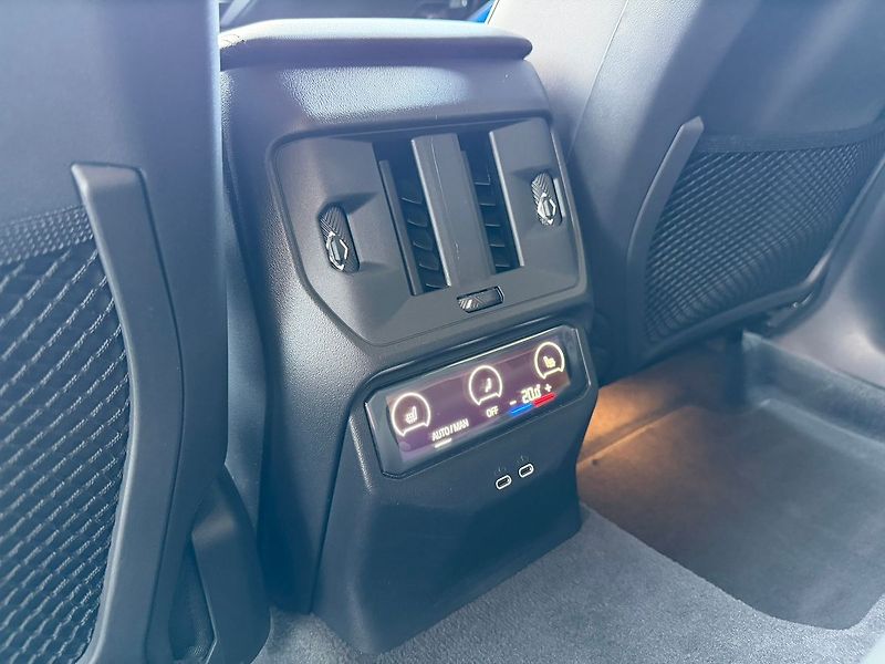 BMW X3 xDrive 20d Harman Kamery 360 E - fotka 30 z 34