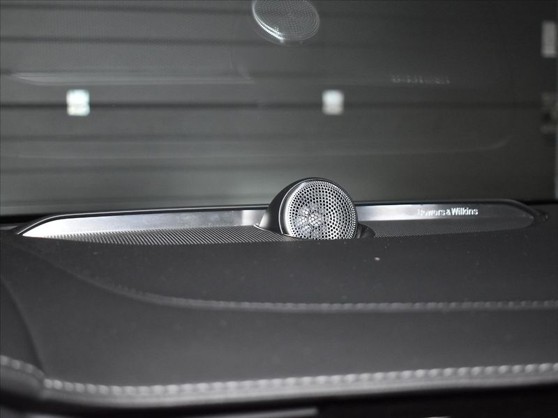 Volvo S90 2,0 B5 Ultimate B&W,Pano,headu - fotka 17 z 26