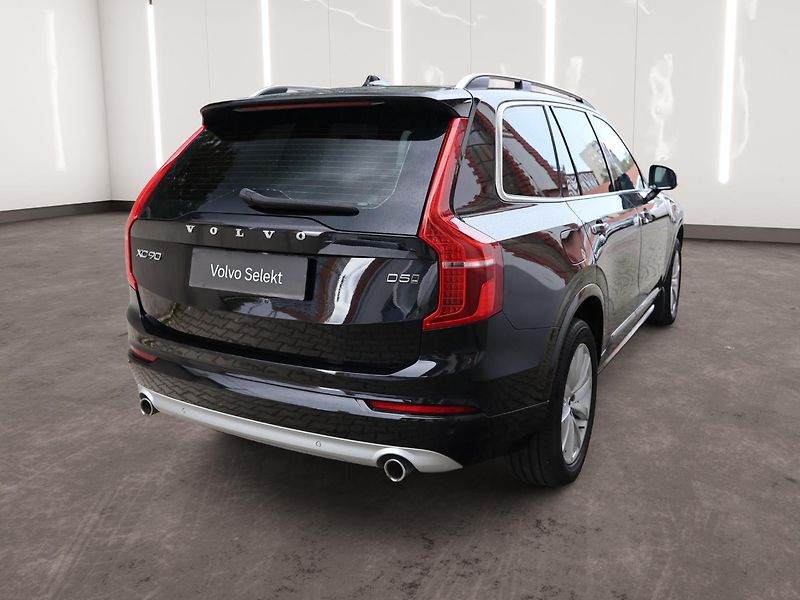Volvo XC90 (2019) D5 aut. AWD Momentum - fotka 4 z 23