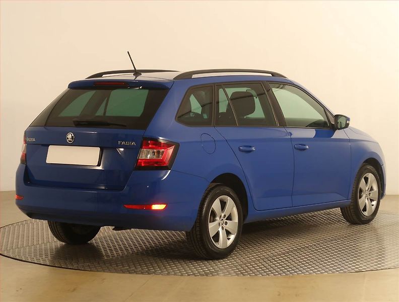 Škoda Fabia (2019) 1.0, Park. senzory - fotka 5 z 15