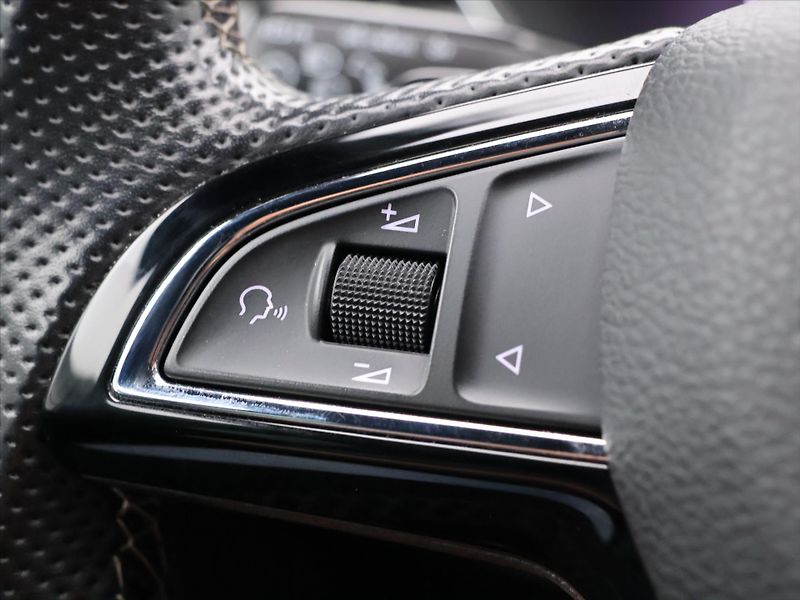 Škoda Superb 2.0 TSI 200kW DSG SportLine - fotka 20 z 42