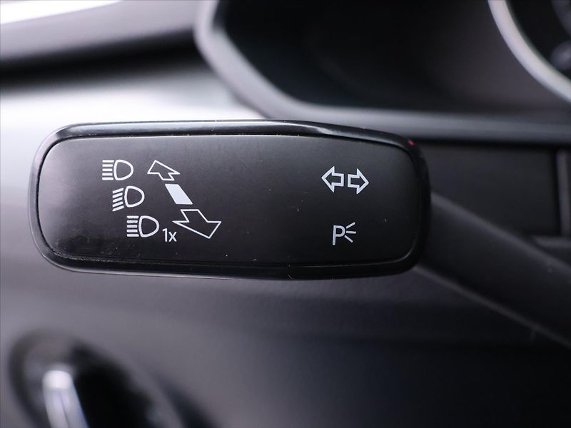 Škoda Superb 2,0 TDI 140kW DSG Style Plus - fotka 21 z 39
