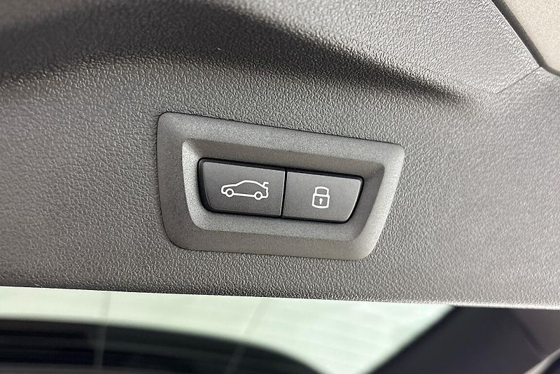 BMW X7 xDrive40i - fotka 24 z 30