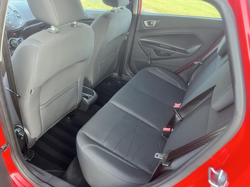 Ford Fiesta 1.5 TDCI 70KW,5DV,KLIMA,1MAJ - fotka 14 z 44