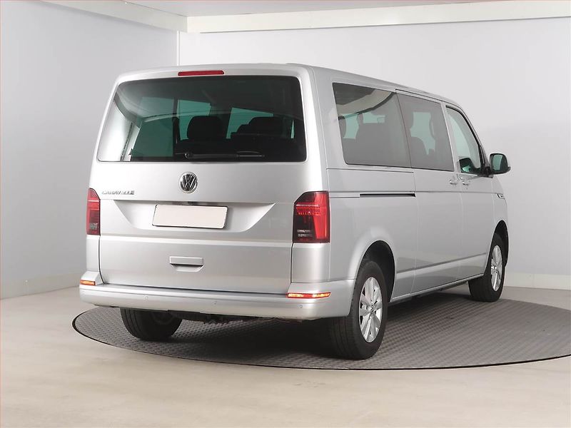 Volkswagen Caravelle (2024) Comfortline 2.0 TDI, ČR, 1Maj - fotka 5 z 19