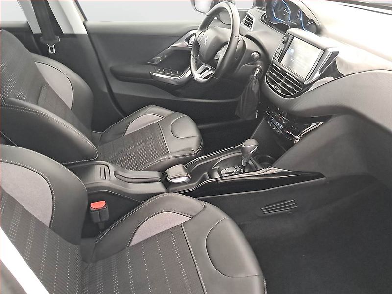Peugeot 2008 (2016) 1.2 PureTech, Automat, ČR - fotka 9 z 18