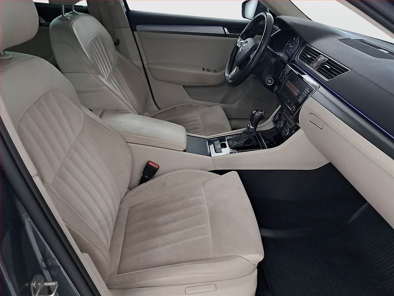 Škoda Superb (2015) 2.0 TDI, Automat, Navi - fotka 9 z 19