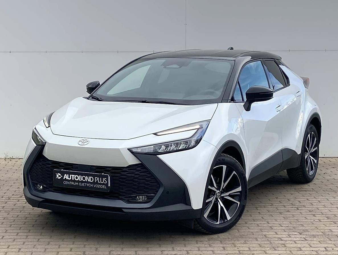 Toyota C-HR 2.0 HSD e-CVT Style | Největší inzerce autobazarů - TipCars