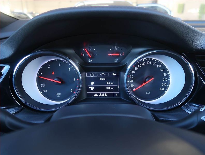 Opel Insignia (2020) 1.5 CDTI, Automat, Serv.kniha - fotka 11 z 17