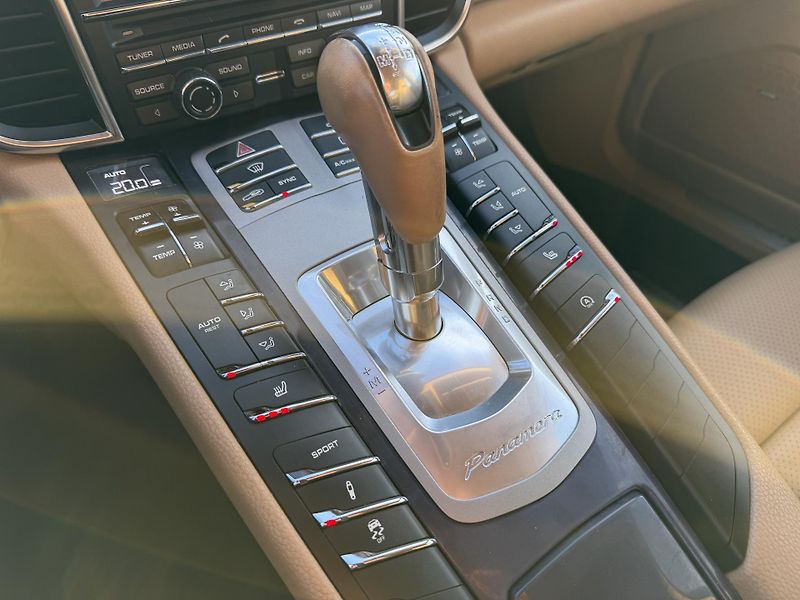 Porsche Panamera 3.0 DIESEL BOSE NAVI KAMERA - fotka 19 z 29